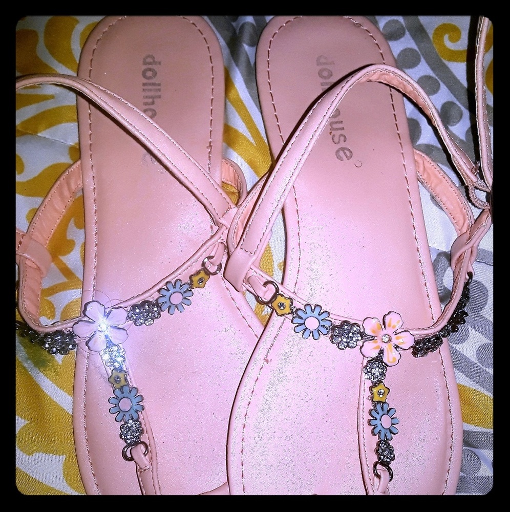 Sandals - Picture 1 of 2